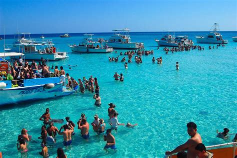 Cayman Islands Wonderful Holiday Gets Ready