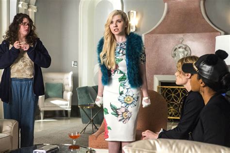 Abigail Breslin As Chanel 5 Libby Putney In Scream Queens Chainsaw