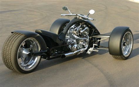 Harley Davison Trike Love The Matt Black Color And The 2 Wheels In