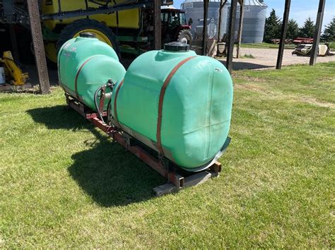 Snyder Industries Poly Saddle Tanks Bigiron Auctions
