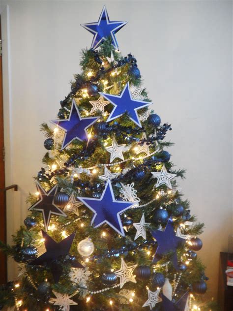 Shop figures, dolls, ornaments, lighted decor, garlands & more for july 4th! Dallas Cowboys holiday Tree 2011 | Dallas cowboys ...