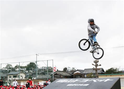 Jun 23, 2021 · bmxの男子レーシングには笠岡市出身の長迫吉拓選手、女子フリースタイル・パークには岡山市在住の大池水杜選手、男子フリースタイル・パーク. BMX DREAM CARAVAN | 一般社団法人 全日本フリースタイルBMX連盟
