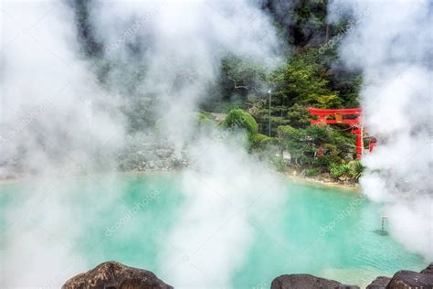 Umi Jigoku O Infierno Marino Tomado En Beppu Con Aguas Termales Humeantes Géiser Humeante Fuera