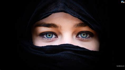 Blue Eyes Black Background Hijab Arab Women Wallpapers Hd Desktop
