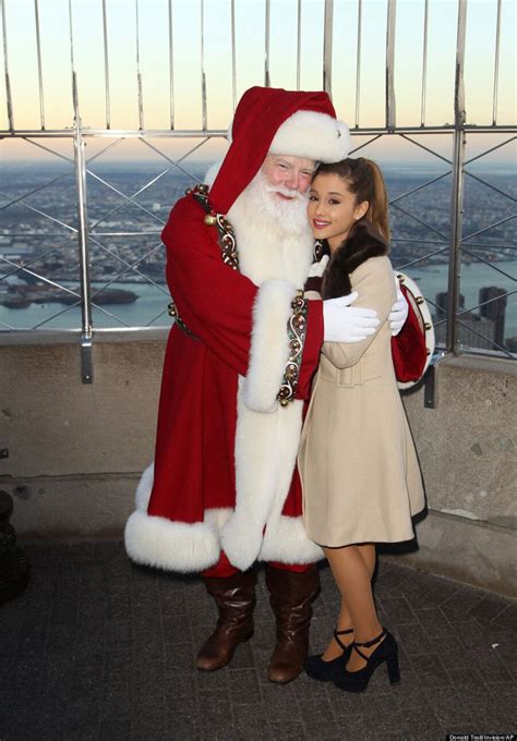 Proof Ariana Grande Only Likes Her Left Side Photos Huffpost Canada