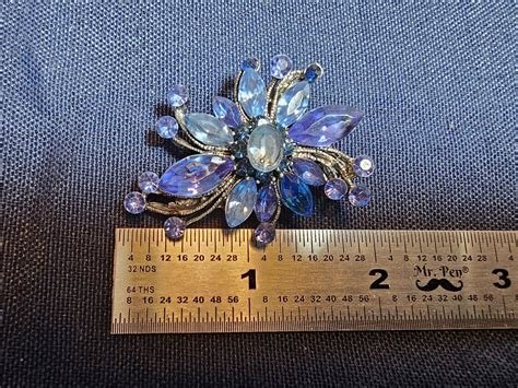 Grandma Grabe S Beautiful Vintage Blue Rhinestone Flower Brooch Ebay