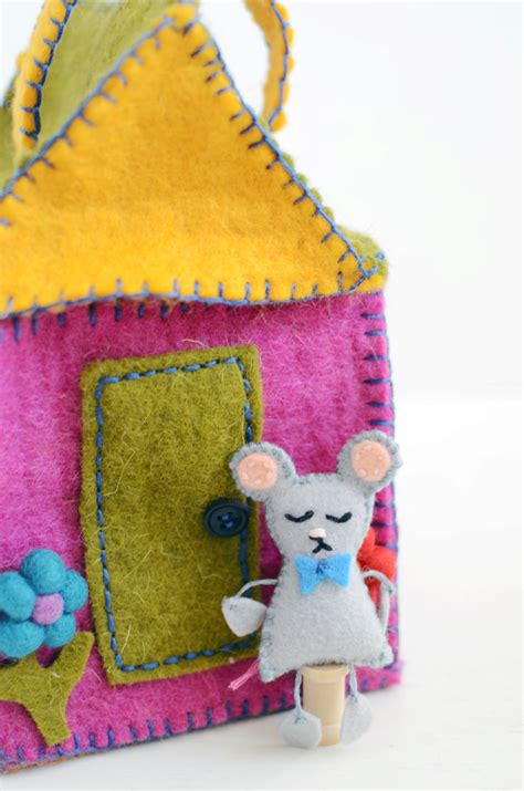 Diy Wee Felt House And A Little Mouse Cakies