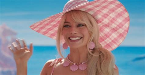 Barbies Margot Robbie Melts The Internets Heart As Video Of Her