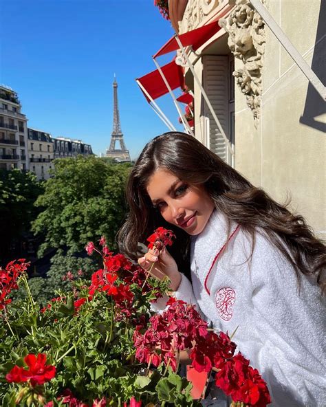 Nika Mariana Posted On Instagram “bonjour Paris ️” • See All Of Nika