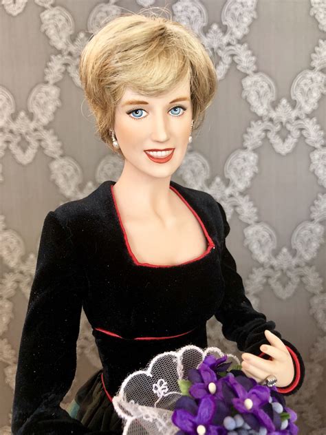 Lady Diana Princess Of Galles Porcelain Portrait Doll The Franklin Mint