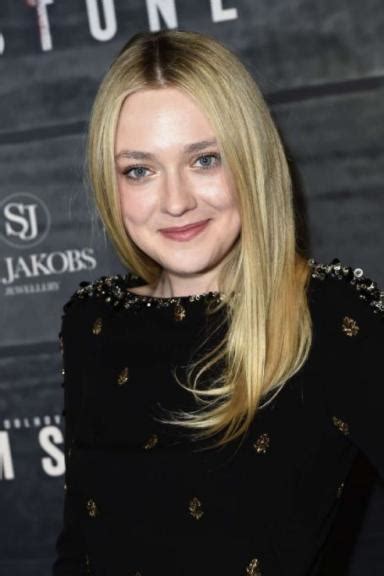Dakota Fanning Death Fact Check Birthday And Age Dead Or Kicking