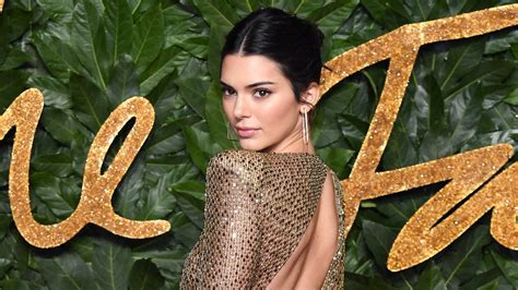 Kendall Jenner Poses Totally Nude In Vogue Italia Shoot Allure