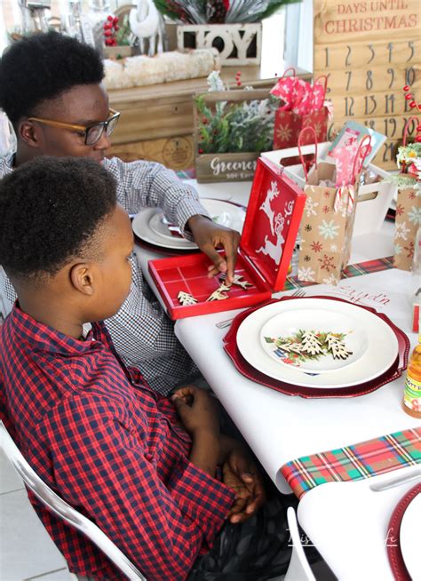 Divide children into teams with the same number of children as there are letters in the word. Ideas To Keep Kids Busy While Waiting For The Holiday Dinner