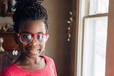 Black Girl With Glasses Wallpapers Wallpaper Cave