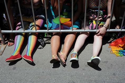 Huge Crowd Ecstatic Vibe At Sf Gay Pride Parade Sfgate