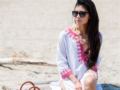 25 Best Beach Outfits For Women • Inspired Luv