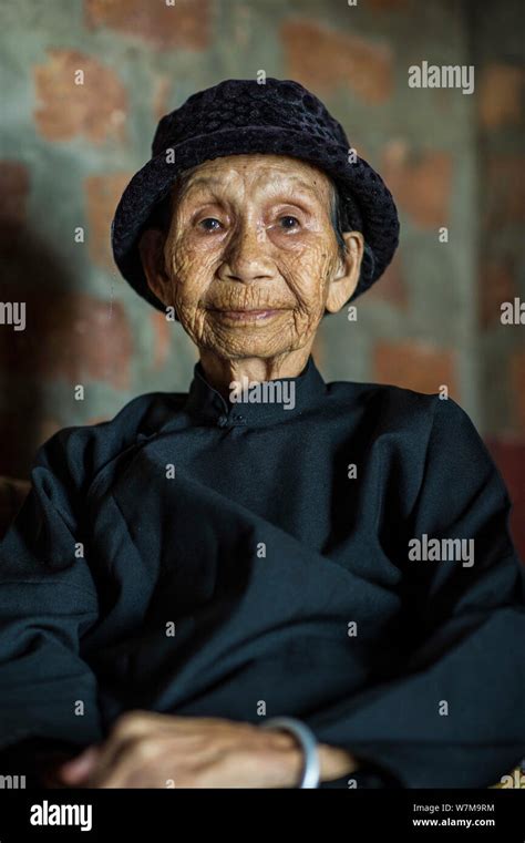 File Former Chinese Comfort Woman Huang Youliang A Chinese Woman Who Was Forced Into Front