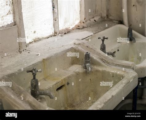 Dirty Toilet High Resolution Stock Photography And Images Alamy