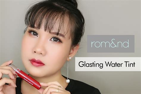 The tint is velvety when first applied and it doesn't exactly dry down matte, but it does slightly dry down. REVIEW SON ROMAND GLASTING WATER TINT • Anna Ngọc Makeup