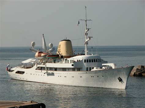 1024 X 768 Ex Hmcs Stormont K327 Sold For 34000 She Became A