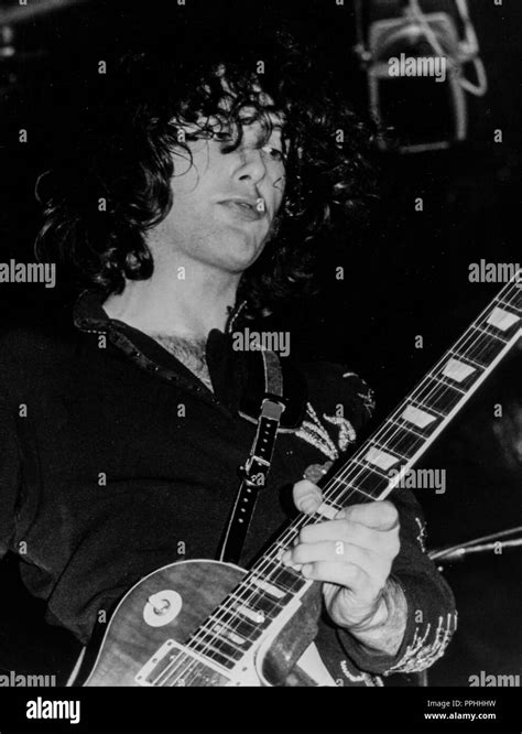 Jimmy Page Led Zeppelin 70s Fotografía De Stock Alamy