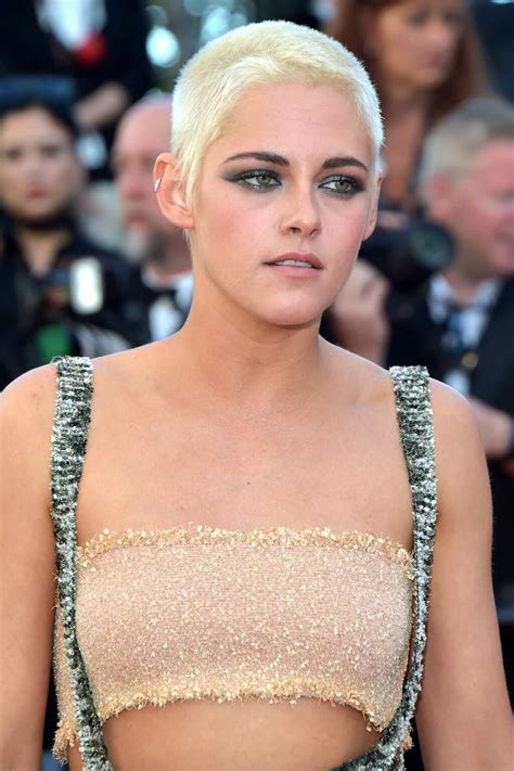 Find all the latest short hair hairstyles and the best short haircut for men in this section. Kristen Stewart's Short Hairstyles and Haircuts - 30+