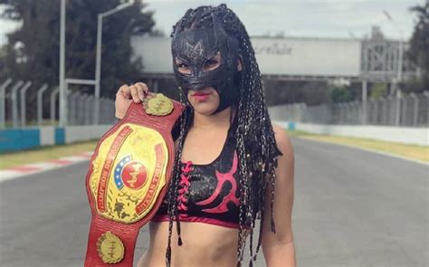 Lady Maravilla quién es la luchadora enmascarada más famosa de México