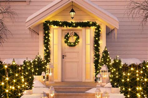 Where To Find Outdoor Christmas Decorations 2021