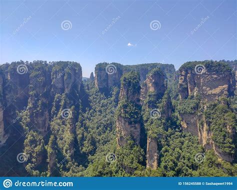 Zhangjiajie National Forest Park Gigantic Quartz Pillar Mountains