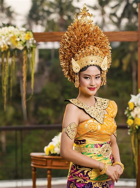 Pancaran Agung Busana Pengantin Bali