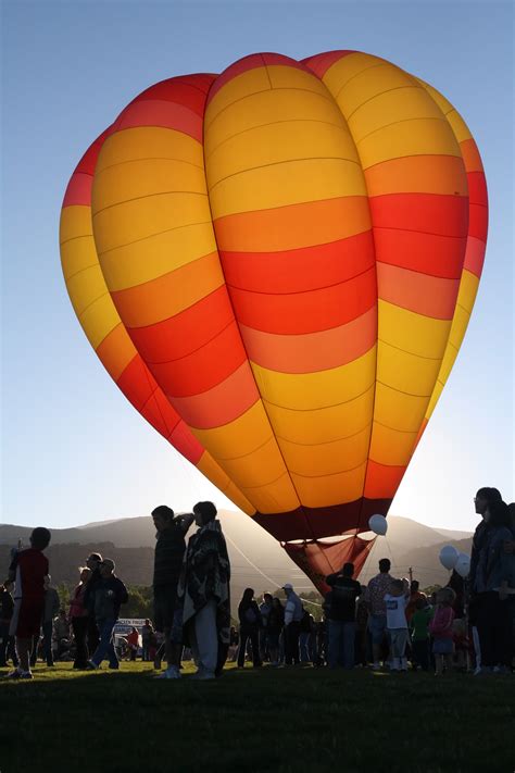 How Hot Air Balloons Work Gas Laws We Can Rearrange The Ideal Gas Law P V Nrt To Calculate
