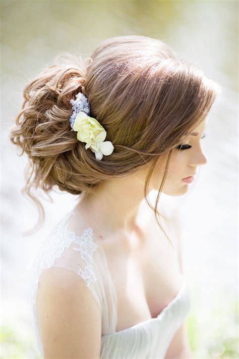 25 Romantic Long Wedding Hairstyles Using Flowers Deer
