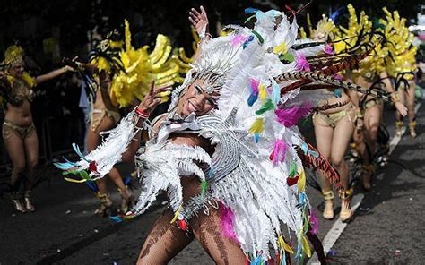 Notting Hill Carnival Hundreds Of Thousands Attend Europes Biggest