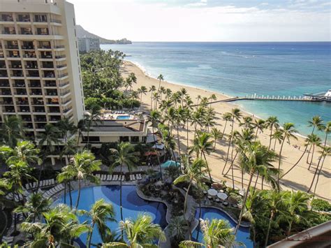 Hotel Review Hilton Hawaiian Village Waikiki Beach Resort