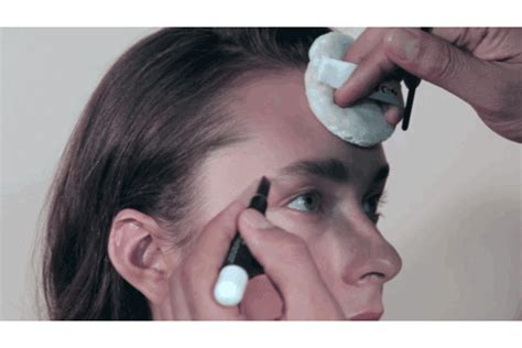 How To Enhance Bushy Eyebrows
