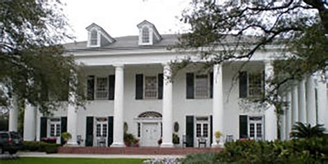Suspect Allegedly Breaks Into Louisiana Governors Mansion Falls