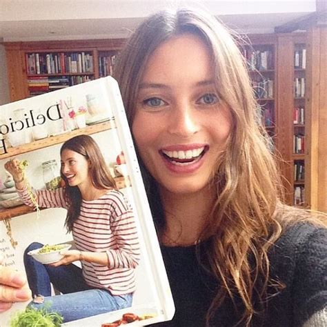 Deliciously Ella Reveals That She Enjoyed A Placenta Smoothie After Giving Birth Daily Mail Online