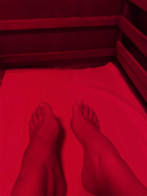 Sweaty Feet In The Sauna Rfemalefeet