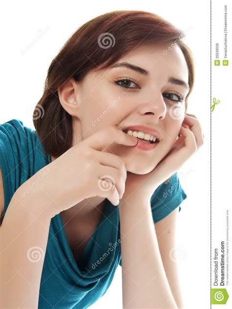 verticale de belle jeune fille sur le backgrou blanc image stock image du visage brun 25539039