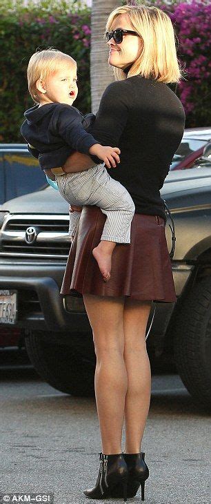 Reese Witherspoon Shows Her Racy Side In A Trendy Leather Mini Skirt Reese Witherspoon