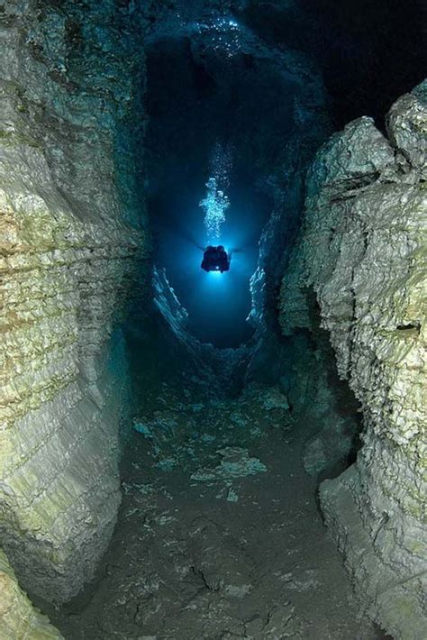 Underwater Cave 33 To Scary Underwater Caves Underwater Photography