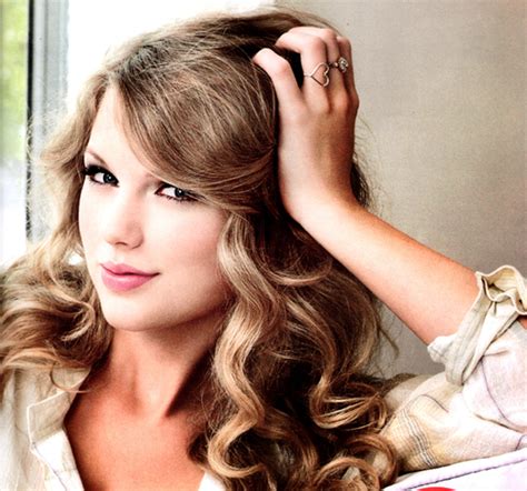 Taylor Swift Her Gorgeous Curls Pretty Hairstyles Taylor Alison