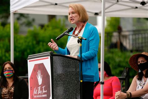 seattle mayor to finally send cops back into chop zone after two shootings but asks protesters