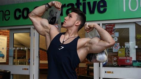 Shopping For Gains With 19 Year Old Bodybuilder Brandon Harding Youtube