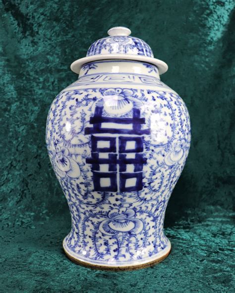 Antique Chinese Porcelain Temple Jar Of Marriage And Happiness Baum