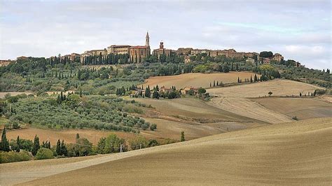 Vivo Dorcia Estate With Castle In Orcia Valley Tuscany Italy