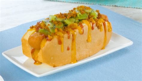 Hot Dog Dulce Con Plátano Frito Kiwi Y Salsa De Fruta