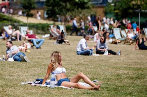 Brits Bask In Glorious Summer 30c Heatwave As Temperatures Set To Climb Even Higher Daily Star