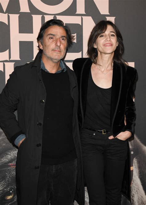Photo Yvan Attal et sa compagne Charlotte Gainsbourg Avant première du film Mon chien
