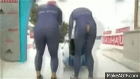 Bobsled Pants Rip Female Uk Bobsledder Splits Her Suit Actual Video On Make A Gif